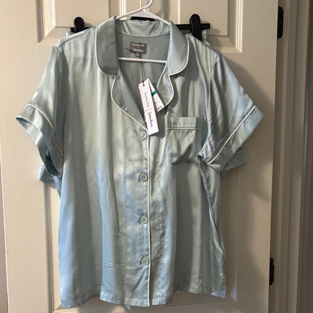 BedHead mint Silk short pajamas.